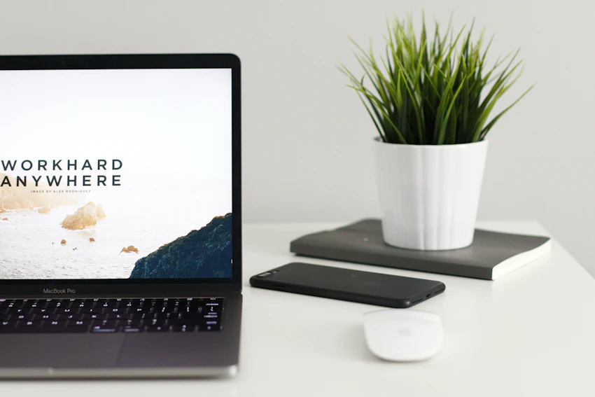 Ankündigungs-E-Mail zur Produkteinführung von Everlane, die die Wirksamkeit von Wartelisten demonstriert