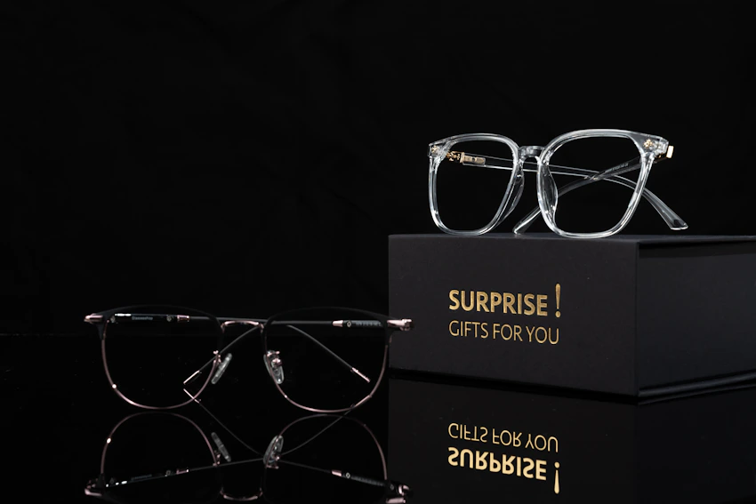 Warby Parker Einführungs-E-Mail mit Beck Carmichael-Gestell in limitierter Auflage