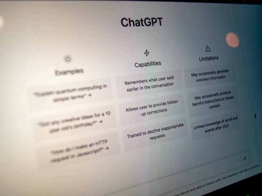 Drift uses its chatbot to set up a demo meeting after a pricing inquiry