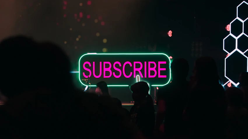 grammarly unsubscribe message giving the user alternatives to stay in touch